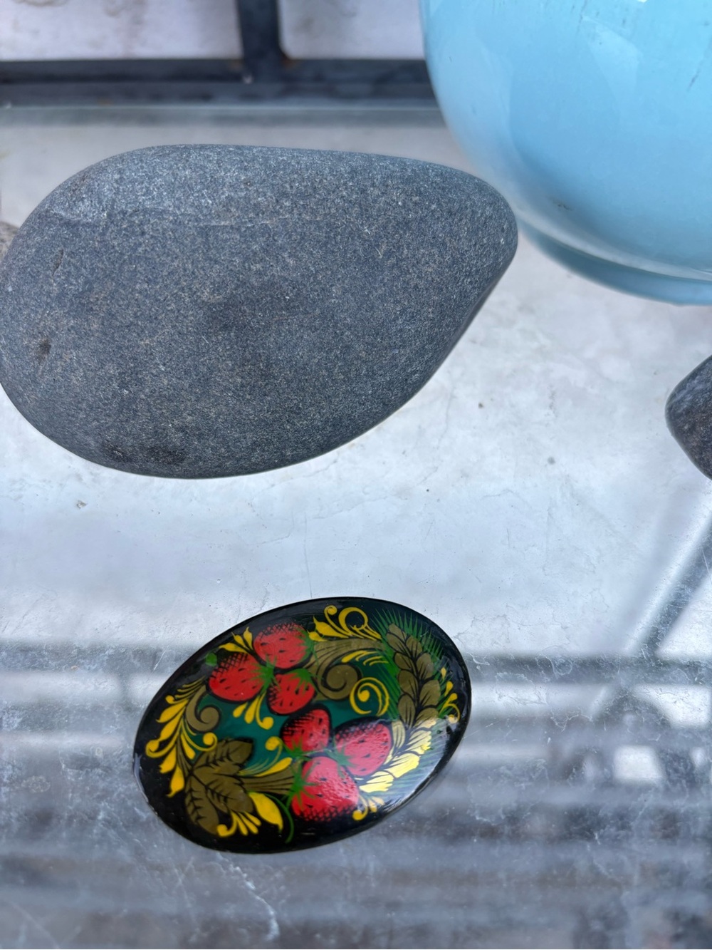 Beautiful Russian Lacquer Painted Oval Wooden Brooch